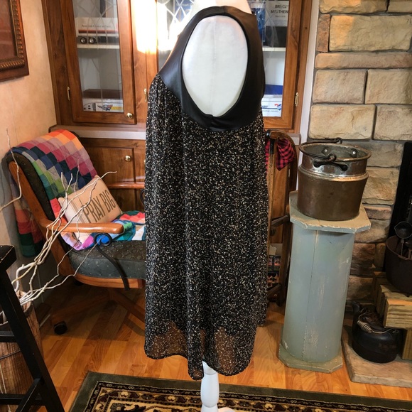 ZOUK: SIZE MEDIUM BLACK AND MULTI COLORED BABYDOLL STYLE FULLY LINED DRESS - Picture 2 of 5